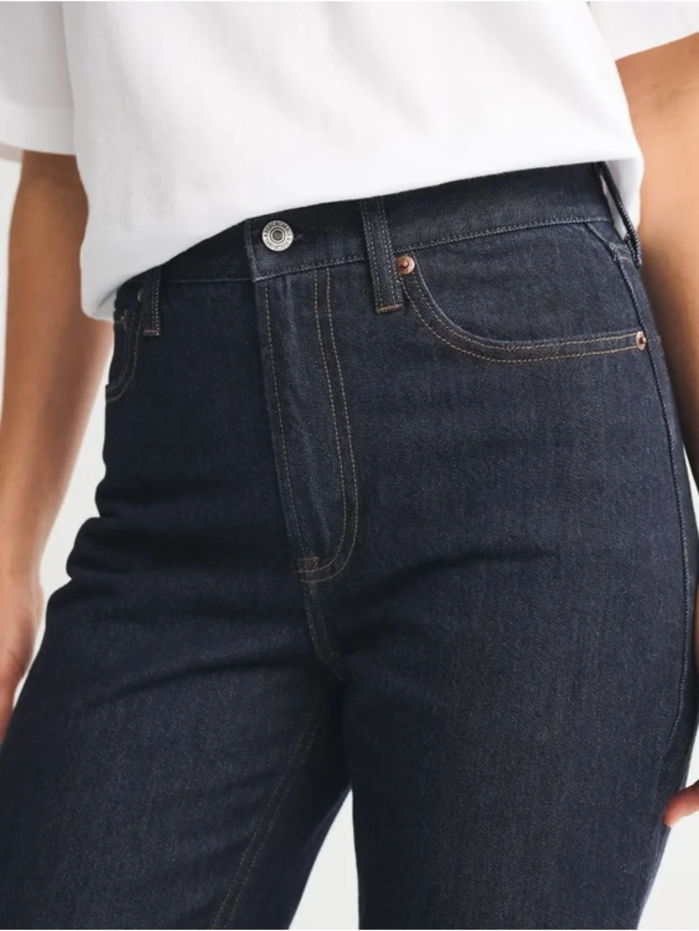 Abercrombie & Fitch High Rise Loose Drapey Rigid Jeans in Dark Rinse Denim - Picture 4 of 13